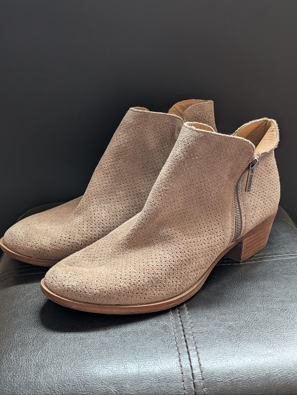 Lucky Brand Bayley2 Tan Leather Perforated Side Zip Up Classic Ankle Boots